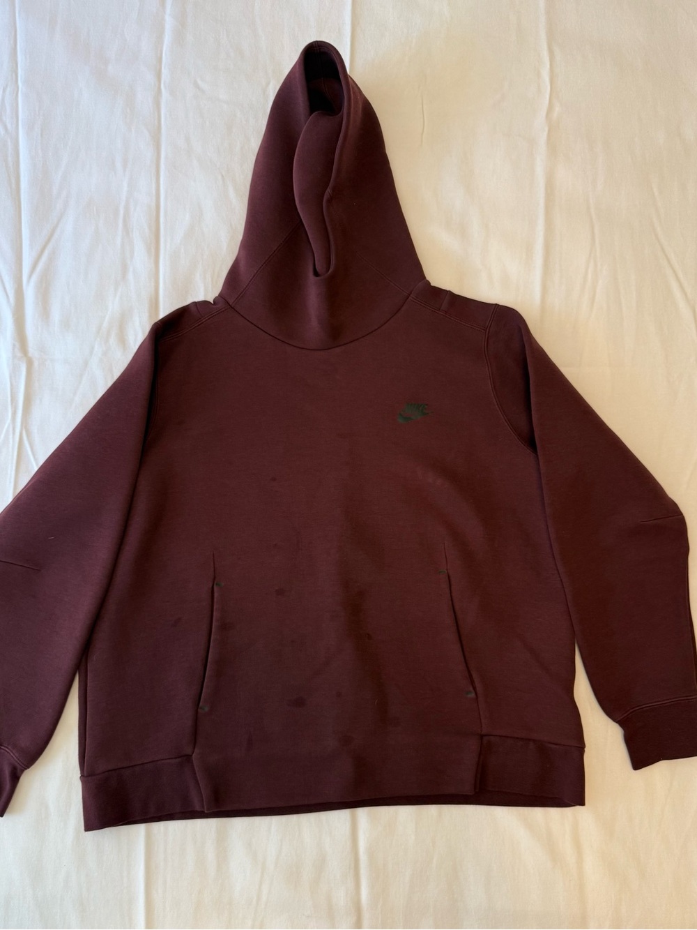 Nike tech Fleece Maroon Crewneck Sweatshirt with Classic Logo
